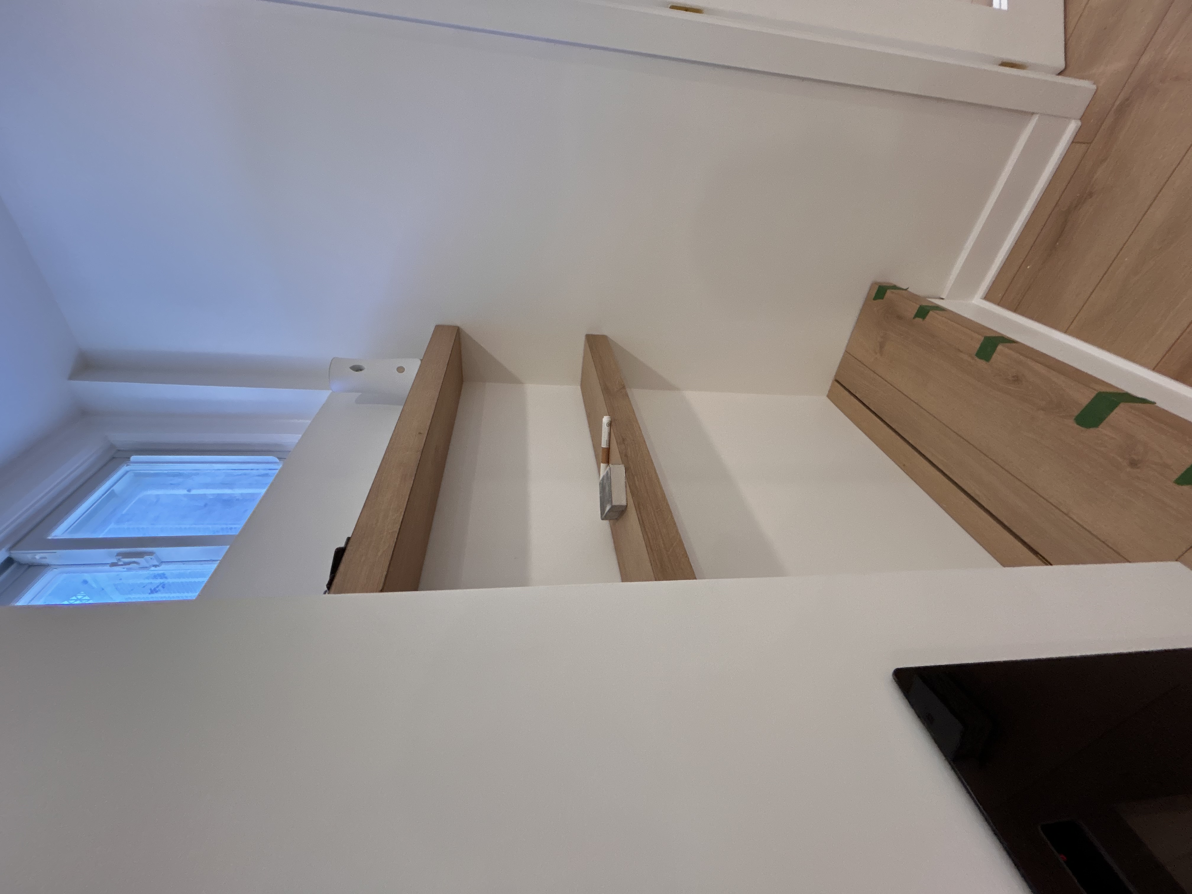 Menuiserie sur mesure Tablettes flottantes en chêne
