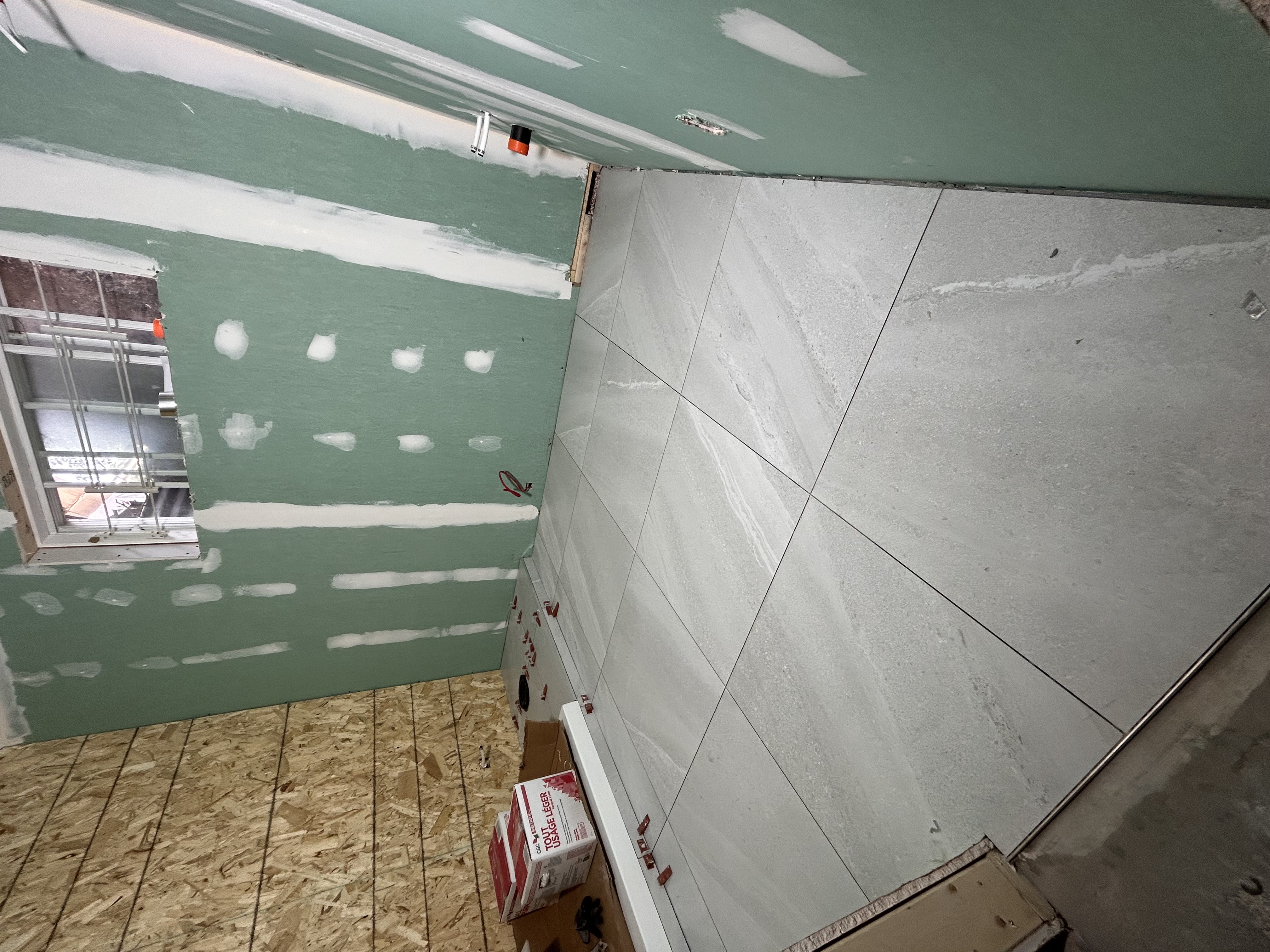Plancher Vinyle imitation bois — condo