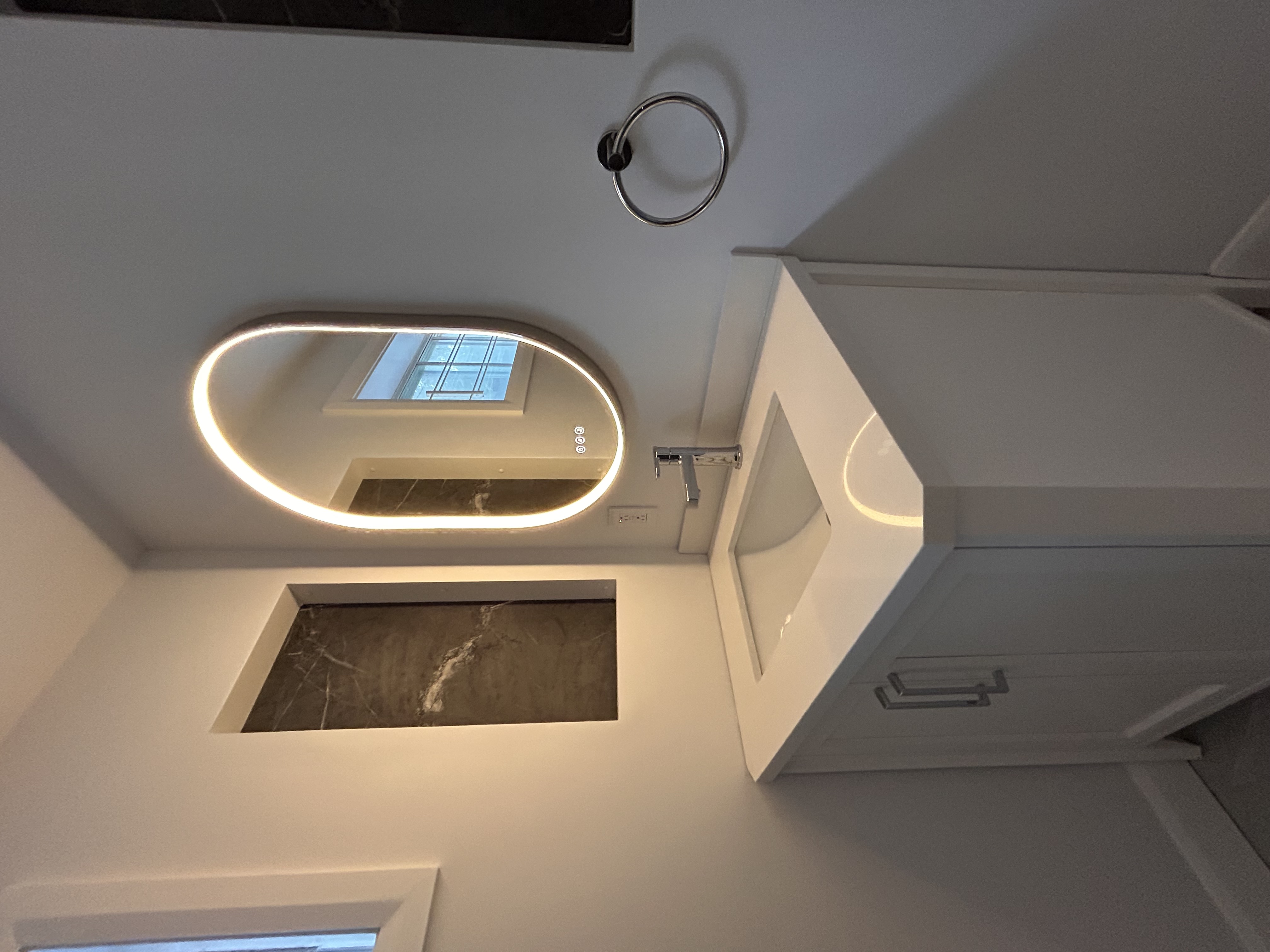 Salle de bain Marbre blanc  paroi de verre