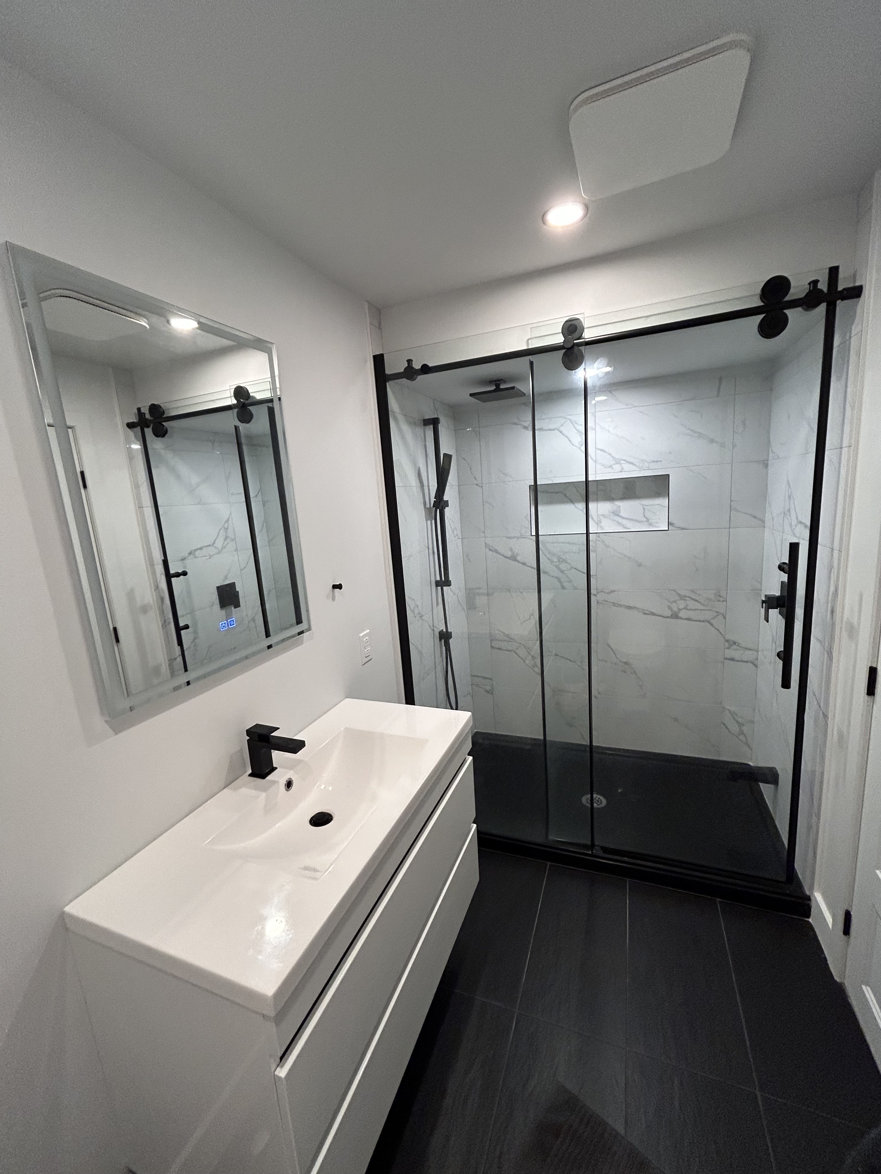 Salle de bain Douche italienne  porte coulissante